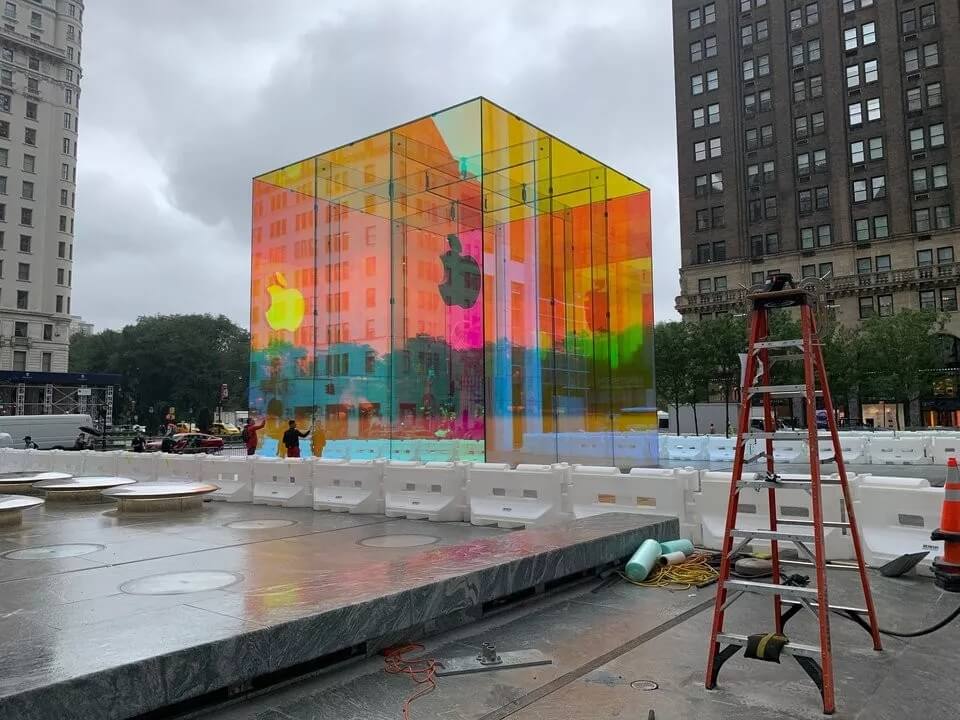 這一次，蘋(píng)果店讓大家「性高潮」了！網(wǎng)友：在紐約大道升起彩虹！